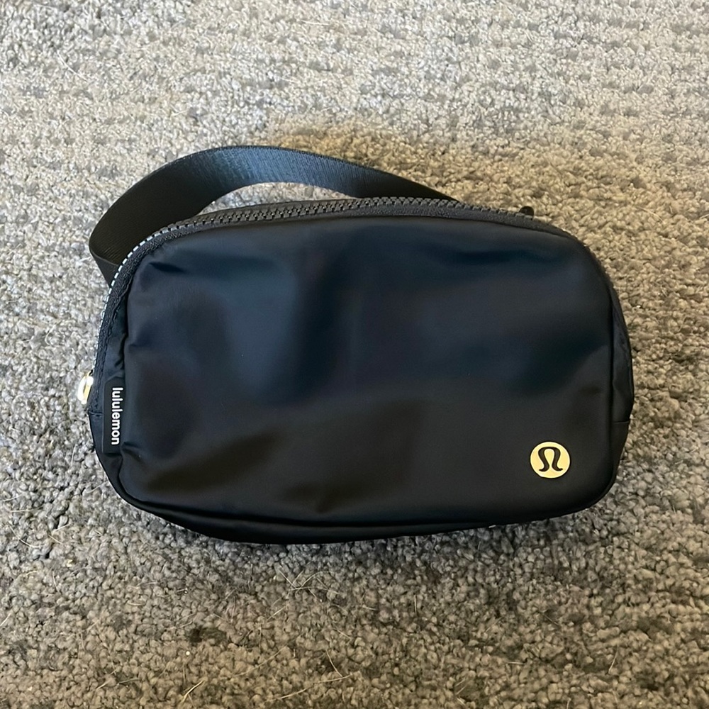 Lululemon Belt Bag - black with gold accents